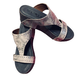 Boutique by Corkys "Funky Time" White Metallic Slip On Wedge Sandal Women Size 7